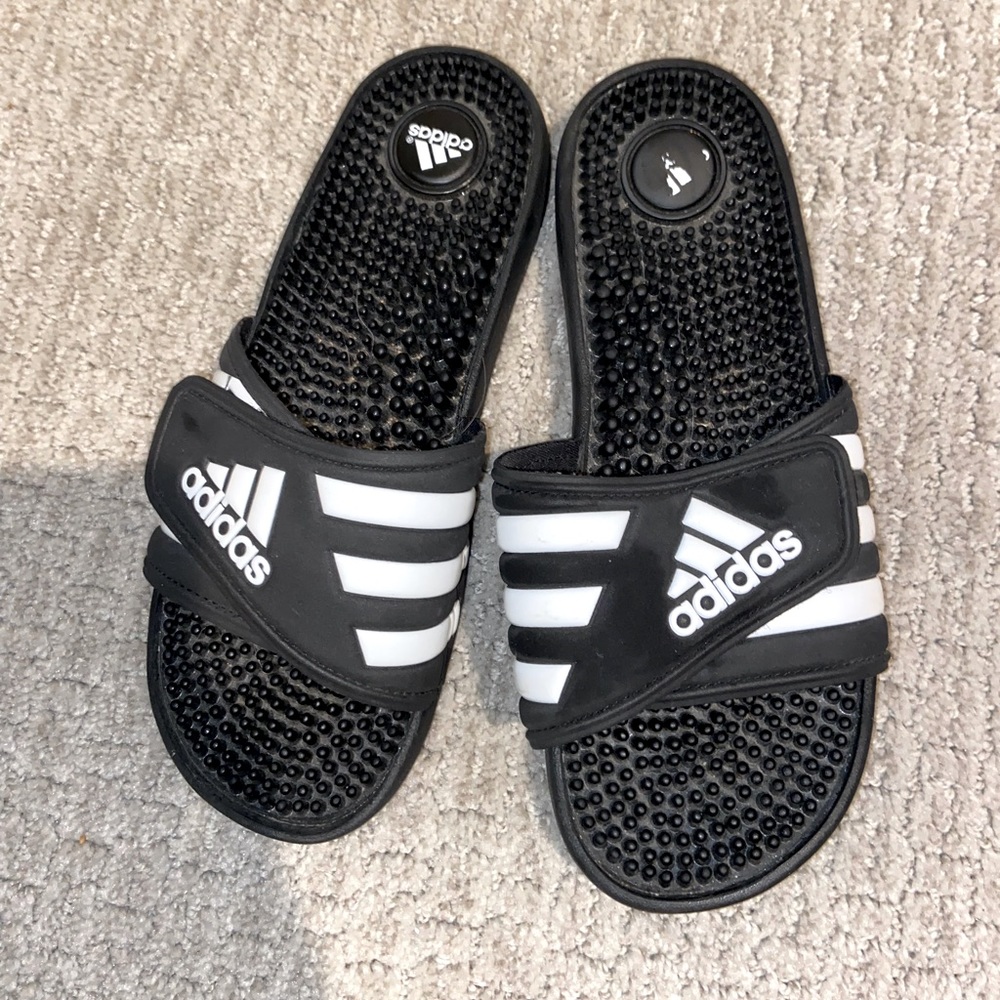 Black Adidas Adidas slides size women 7 mens 5.5